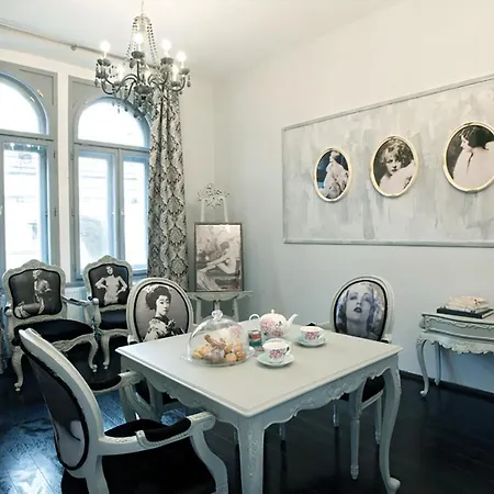 Luxury Romantic Atelier * Prague